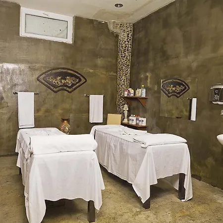 Legend Hotel 4*